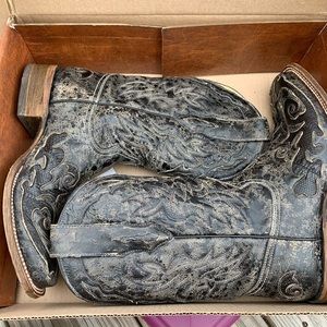 Cavender’s boots 8.5